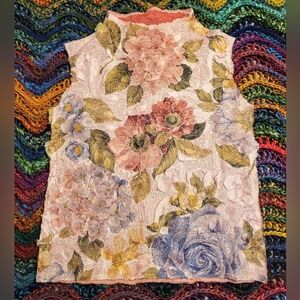 Floral Stretchy Textured Satiny Sleeveless Top. Size SM Small. VariousPinkShades